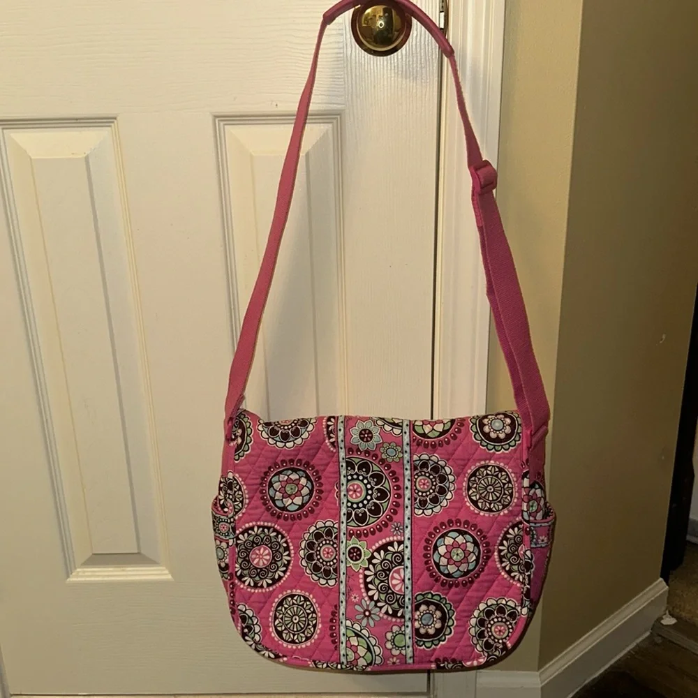 Vera Bradley pink cupcake messenger bag